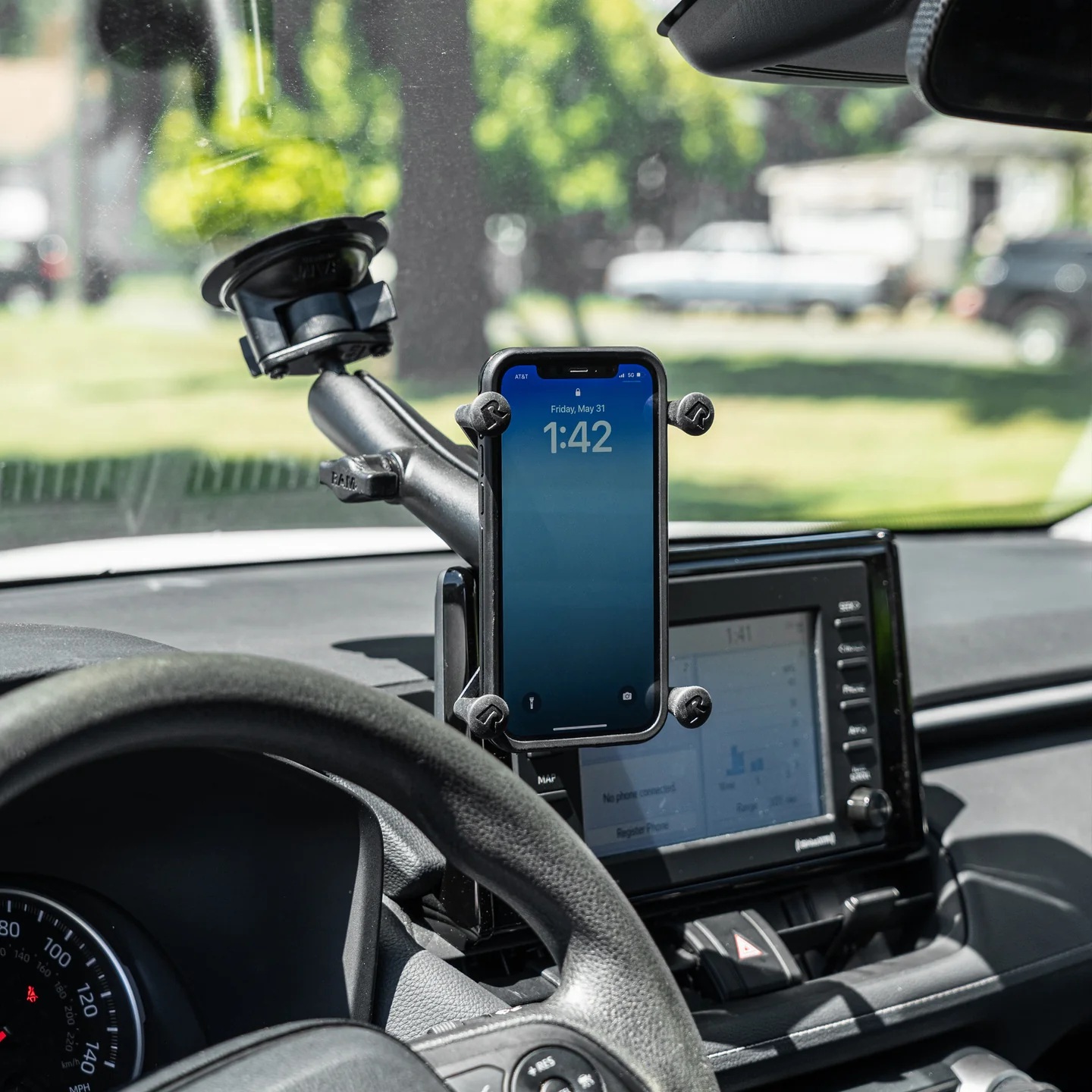 RAM-HOL-UN10BU X-Grip Universalhalteklammer mit B-Kugel für große Smartphones 10
