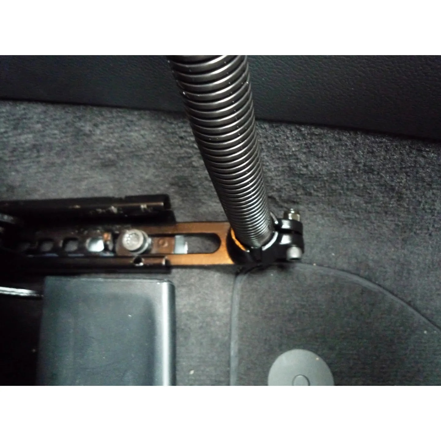 RAM-316-1-24-202U Ram Mount POD 1 Fahrzeughalter für Sitzschiene - flexibel 60,96 cm 3